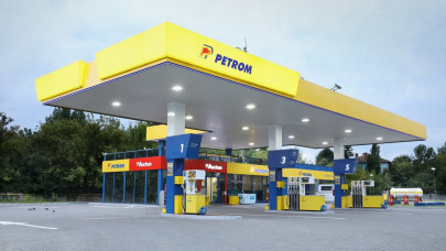 OMV Petrom to install photovoltaic panels on half of its gas stations