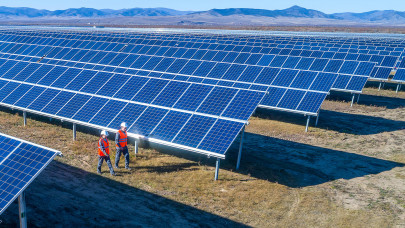 Eurohold puts into operation Bulgarias largest PV park