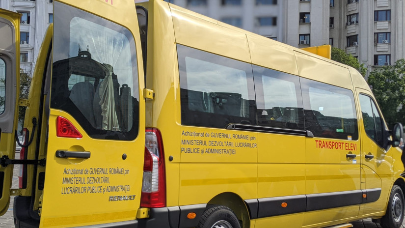 Timis County Council buys 27 electric minibusses for schoolchildren