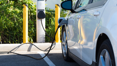 30,000 e-car recharging points to be installed by 2026 in Romania