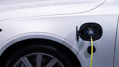 Rompetrol installs 11 ultra-fast charging stations for electric vehicles