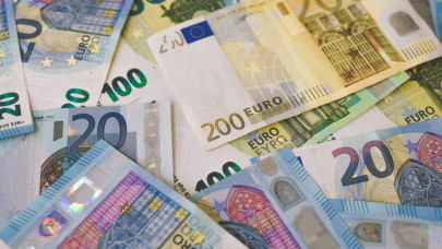 Raiffeisen Bank funds €932 million in green loans